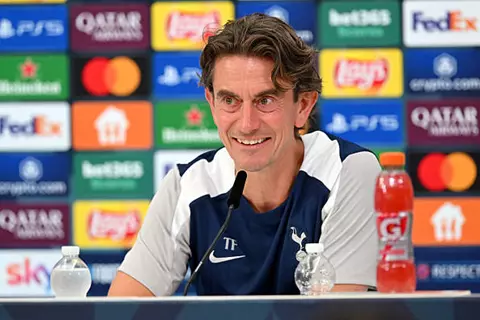 مؤتمر السوبر الأوروبي.. مدرب توتنهام: نريد التتويج باللقب.. واستبعدت بيسوما لأسباب تأديبية